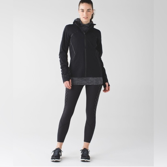 Lululemon Tight Stuff Tight in Black/Sequin Dot Black Silver/White | Size 8 - Picture 4 of 11